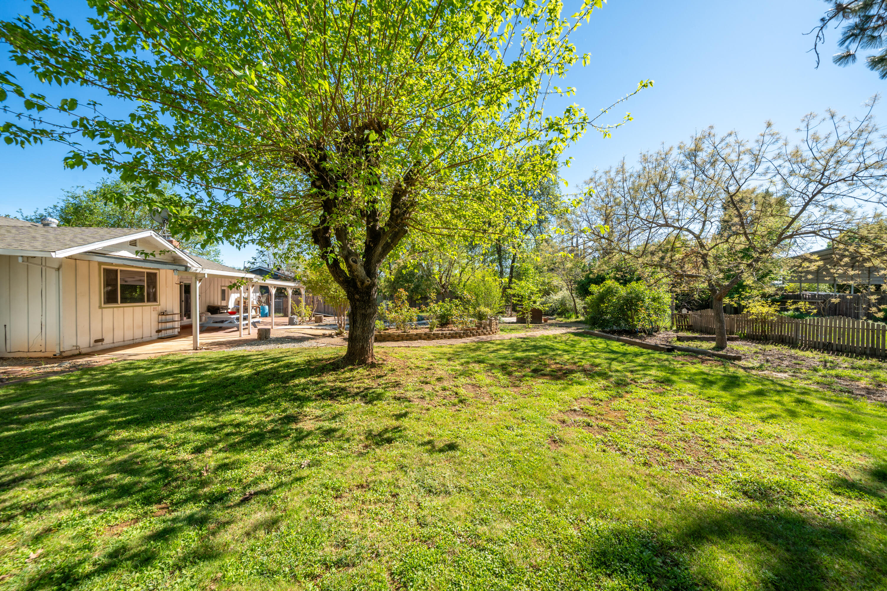 6908 Riata Drive Redding, CA 96002 - Photo 36 of 58 6908 Riata Dr-46