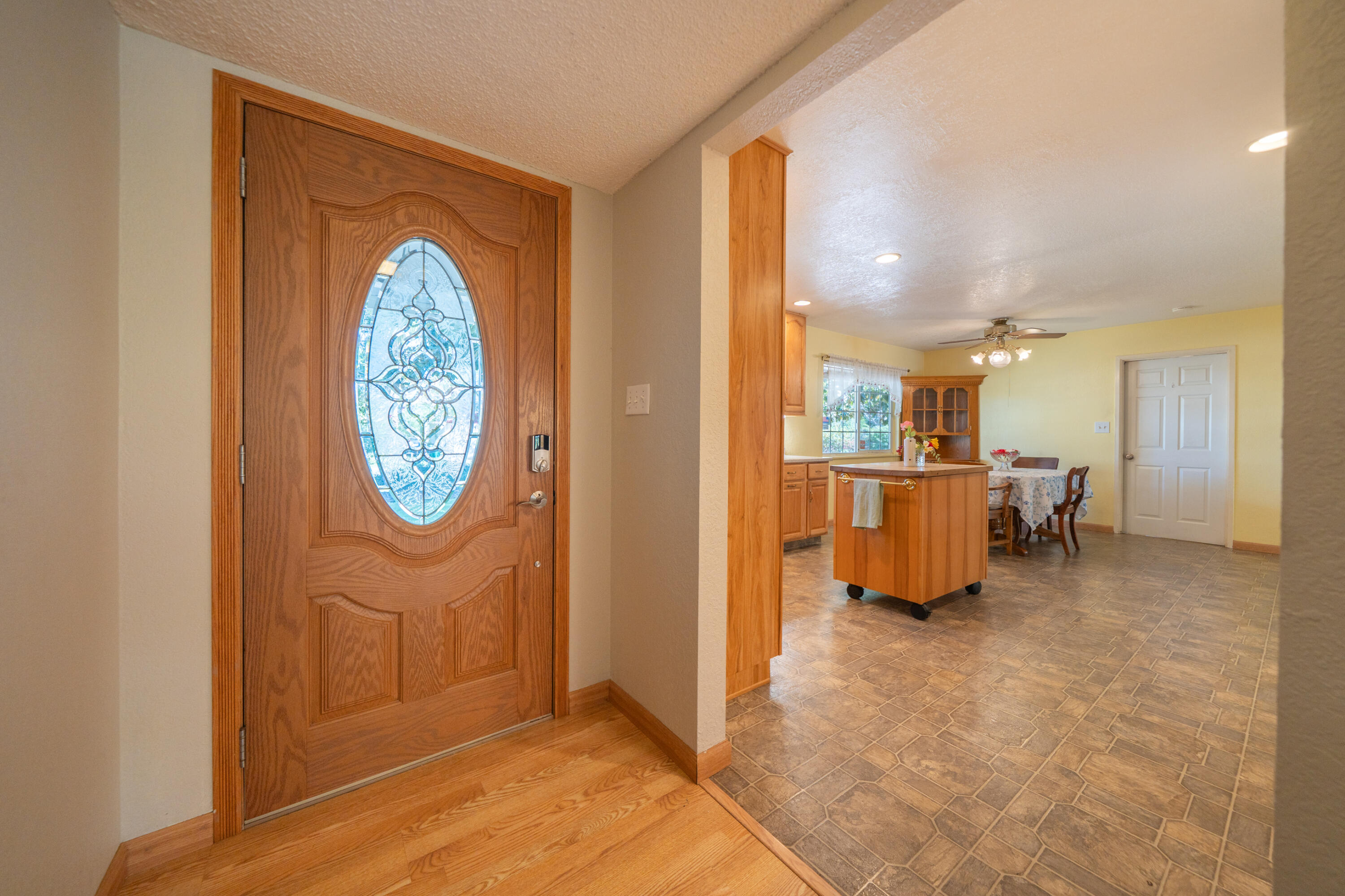 6908 Riata Drive Redding, CA 96002 - Photo 6 of 58 6908 Riata Dr-14