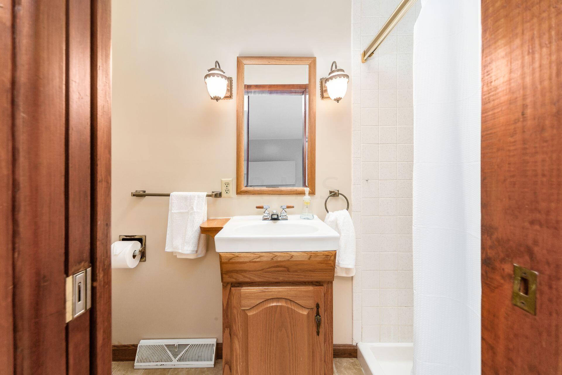 174 Fallis Road Columbus, OH 43214 - Photo 18 of 39 Gallery Image 18