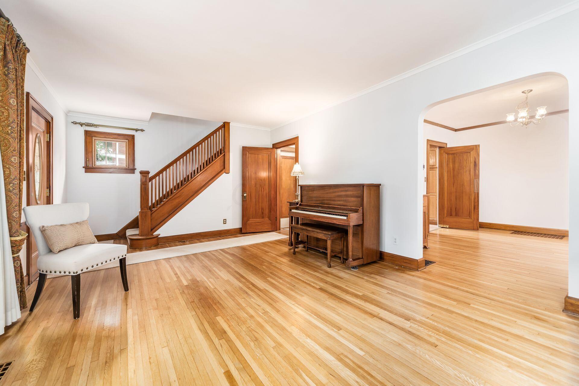 174 Fallis Road Columbus, OH 43214 - Photo 9 of 39 Gallery Image 9