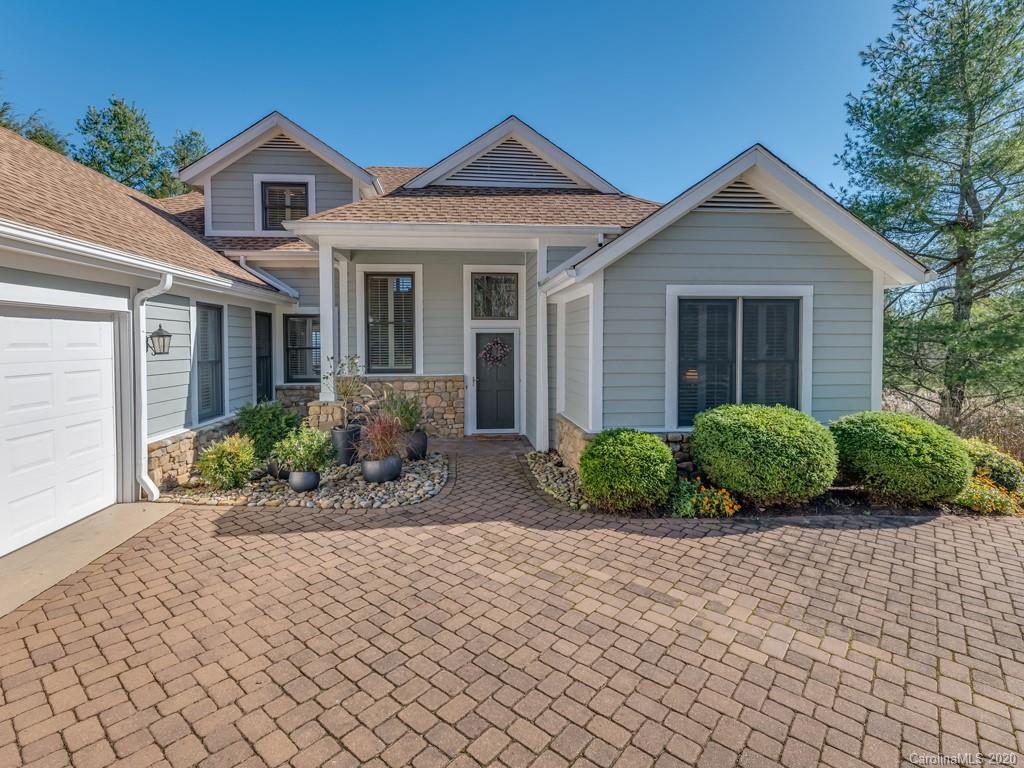 2 Spring Ridge Lane Hendersonville, NC 28739 - Photo 3 of 39 Gallery Image 3