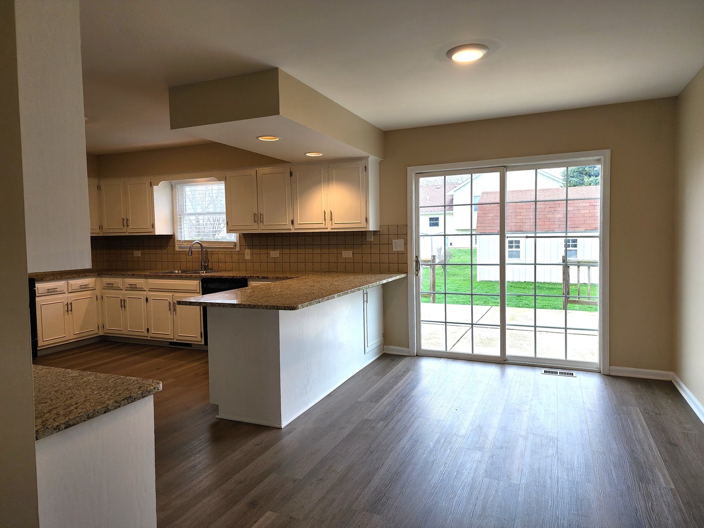 25060 Cashel Bay Road Manhattan, IL 60442 - Photo 2 of 15