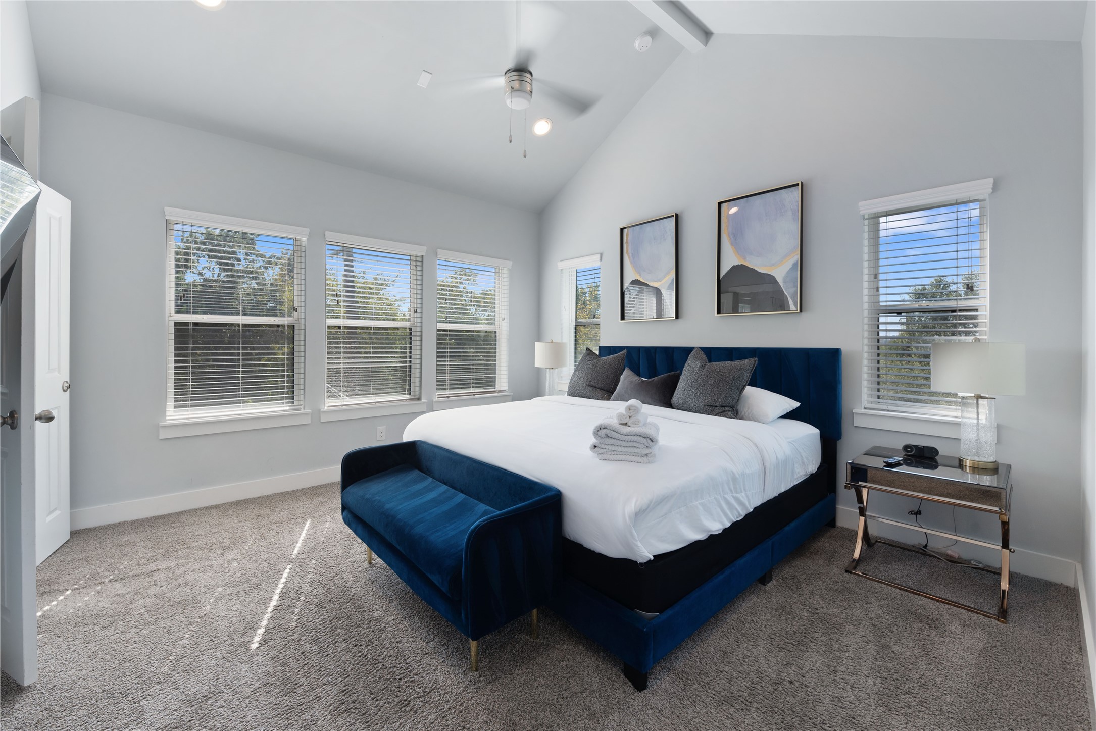 3365 Daphne Street Houston, TX 77021 - Photo 13 of 26 a bedroom with a bed and a window