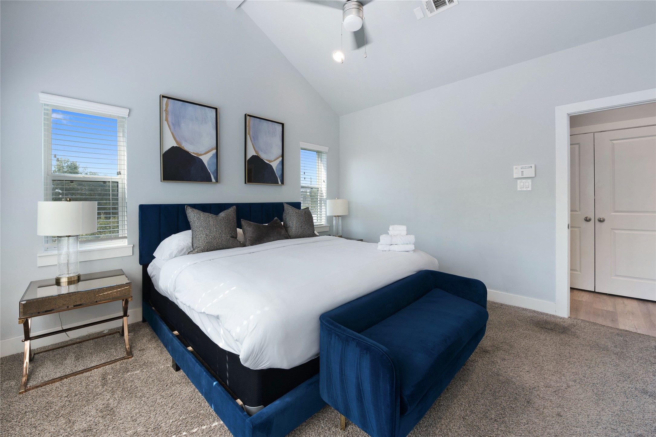 3365 Daphne Street Houston, TX 77021 - Photo 14 of 26 a bedroom with a bed and window