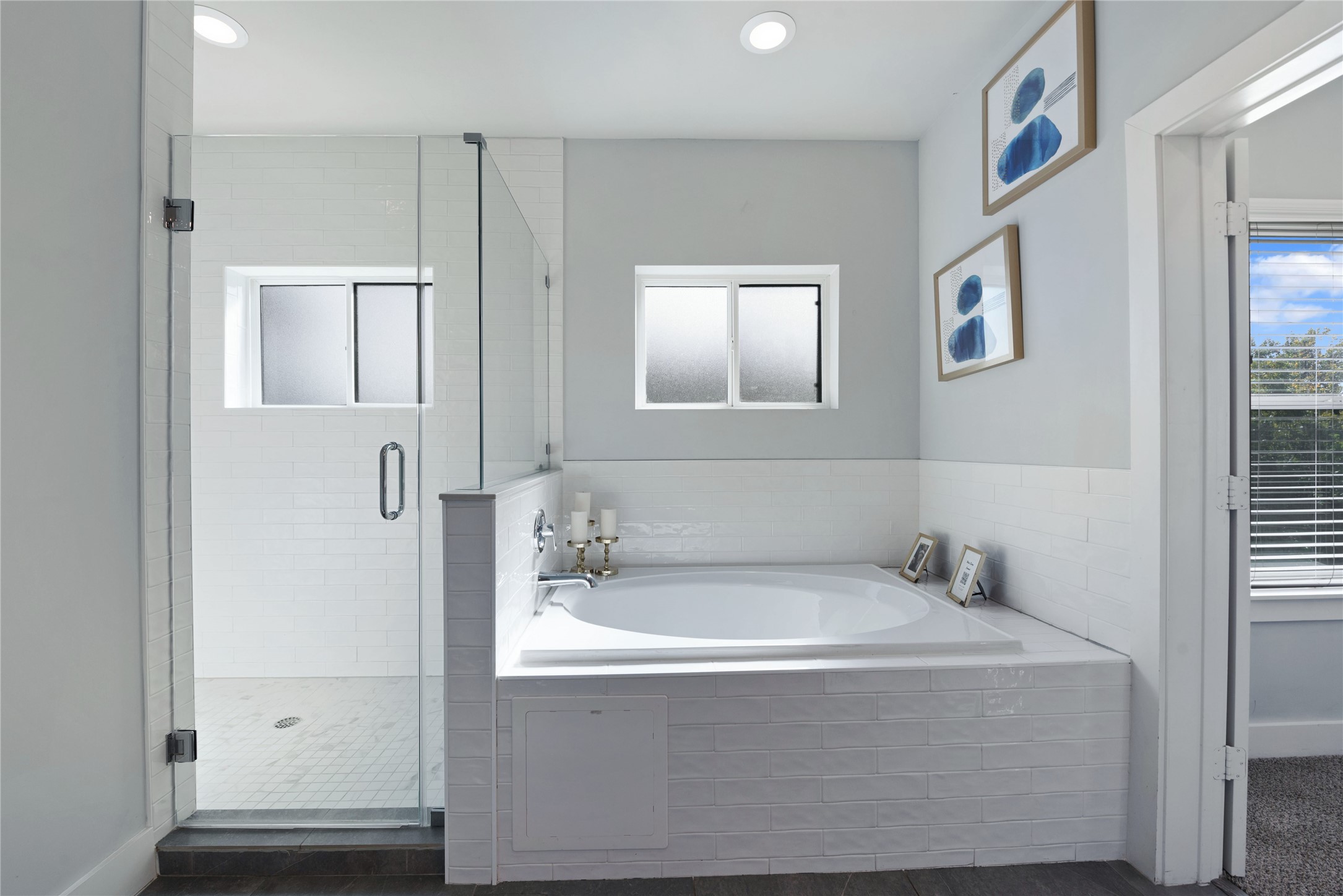 3365 Daphne Street Houston, TX 77021 - Photo 18 of 26 a bathroom with a tub and shower