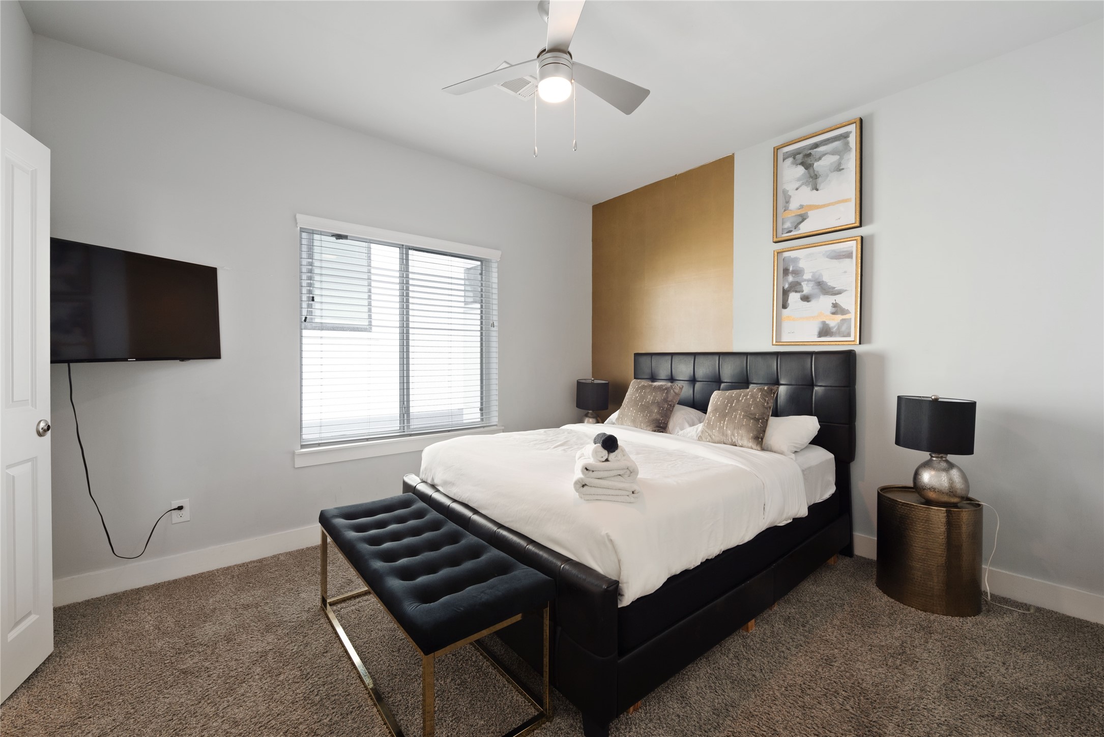 3365 Daphne Street Houston, TX 77021 - Photo 19 of 26 a bed room with a bed and a television