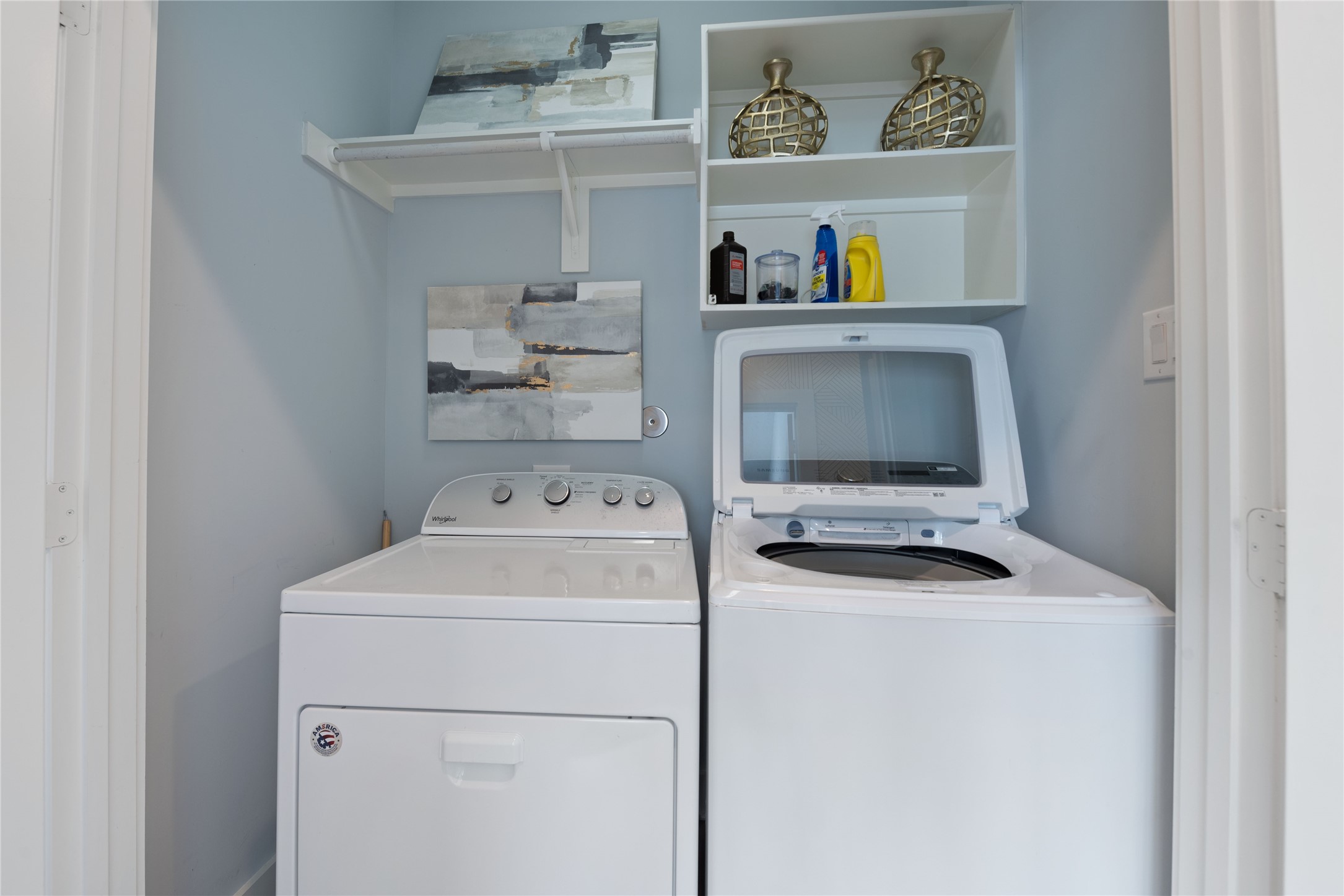 3365 Daphne Street Houston, TX 77021 - Photo 22 of 26 a utility room with dryer and washer