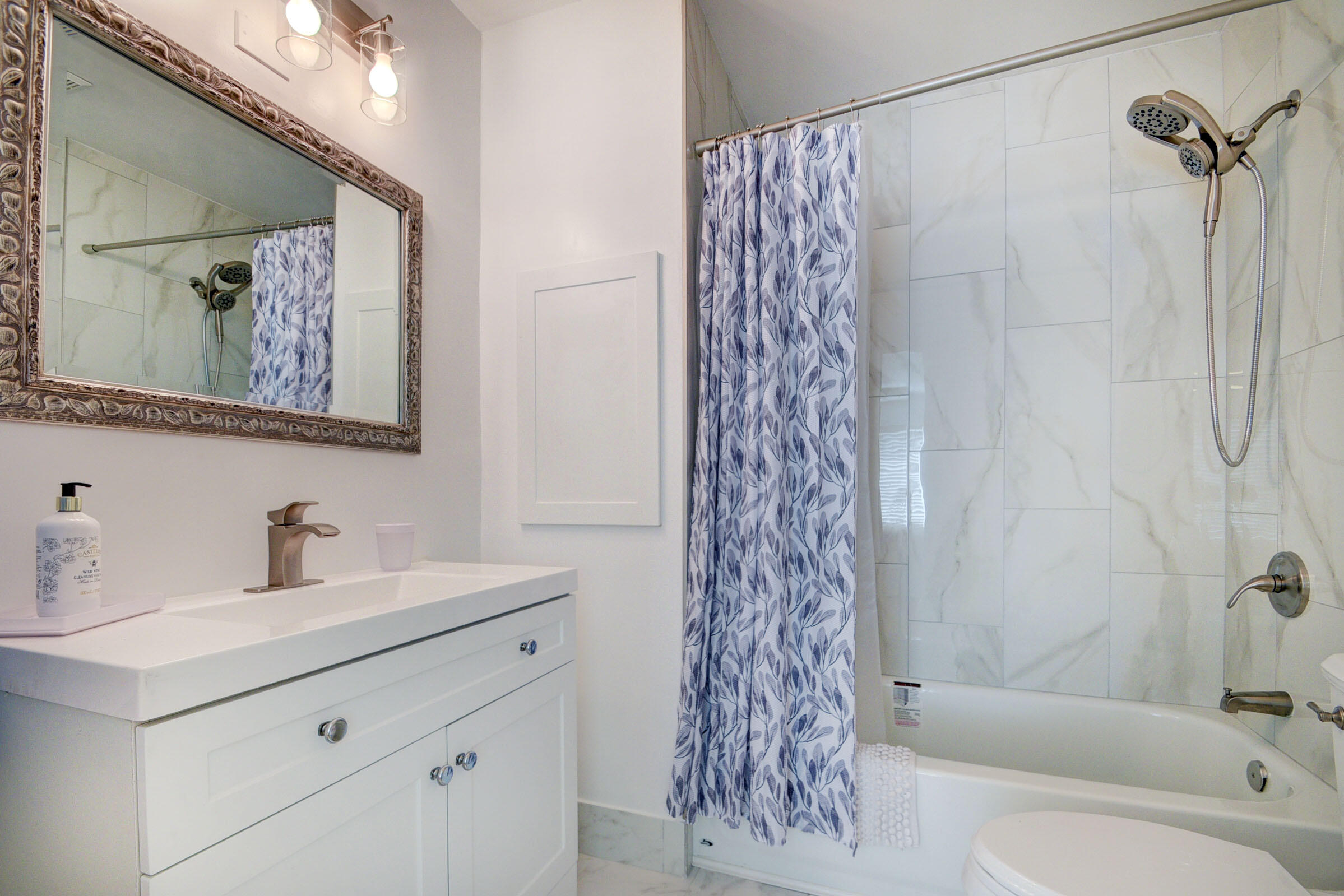 852 Lago Road Delray Beach, FL 33445 - Photo 19 of 65 Primary Bath
