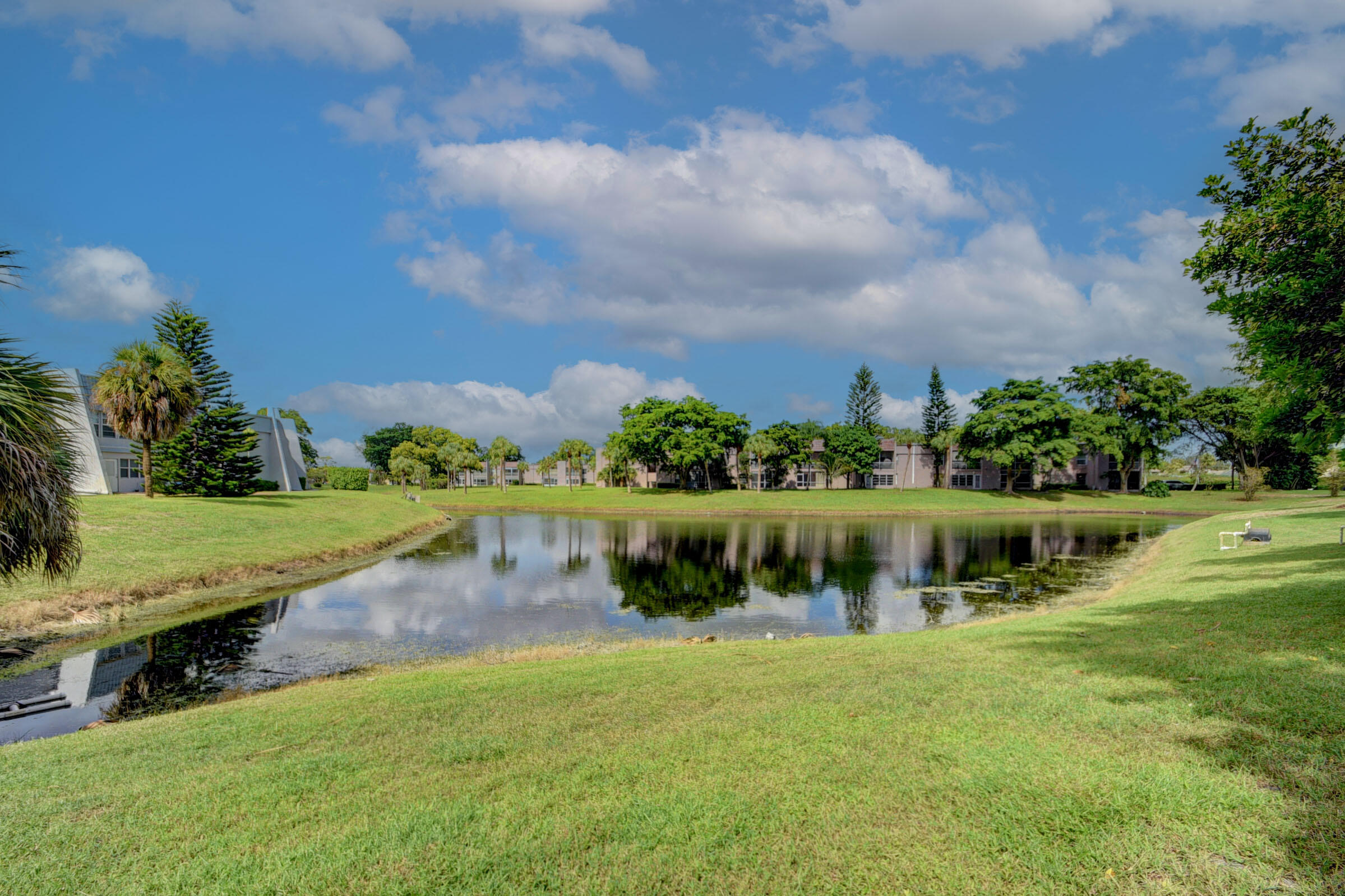 852 Lago Road Delray Beach, FL 33445 - Photo 30 of 65 Lake View