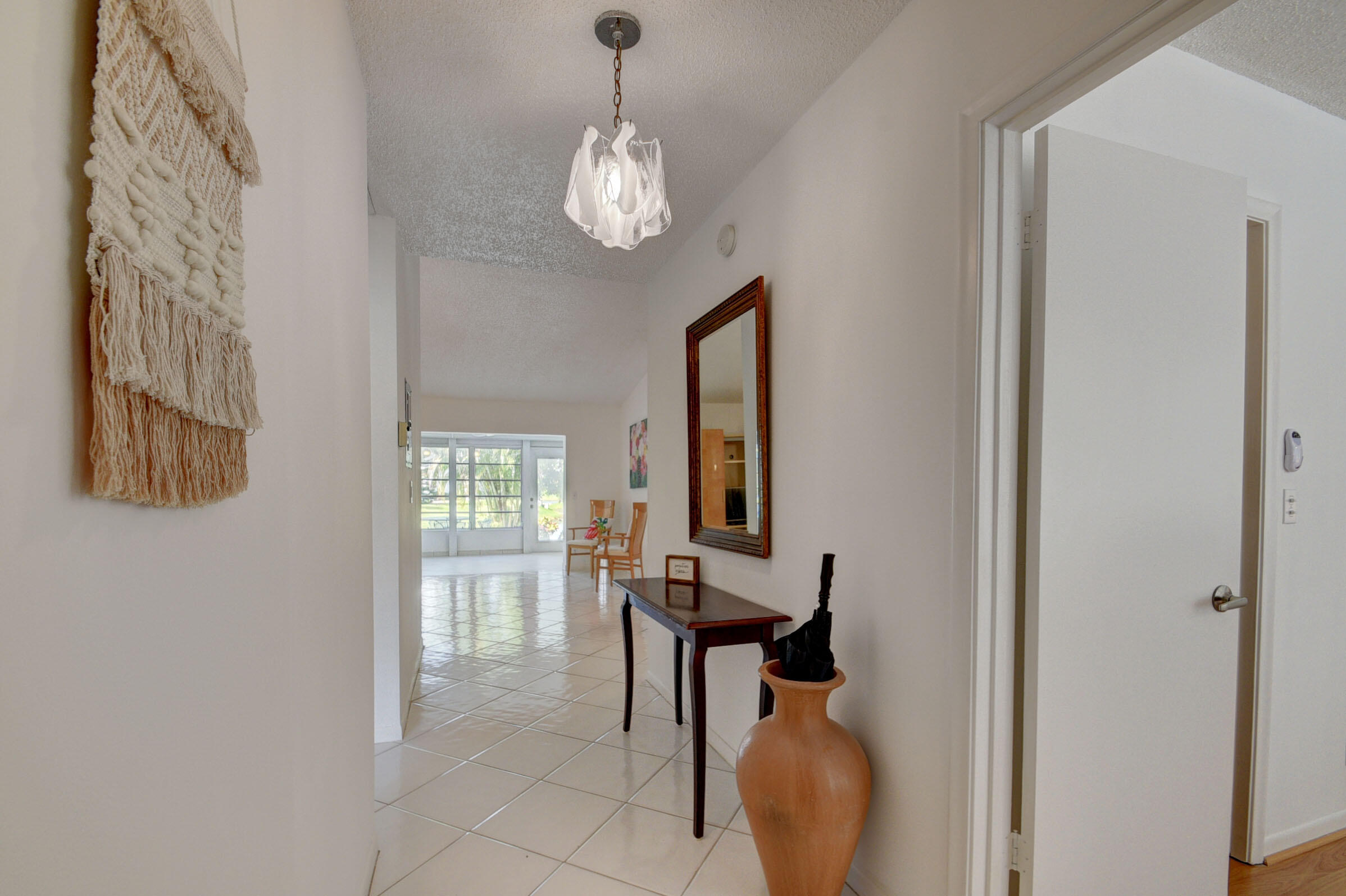 852 Lago Road Delray Beach, FL 33445 - Photo 4 of 65 Entrance