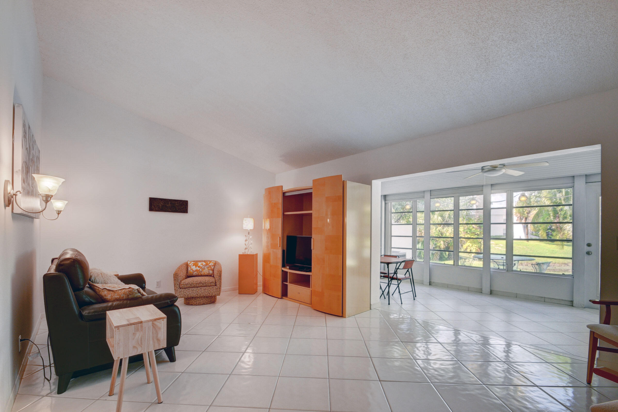 852 Lago Road Delray Beach, FL 33445 - Photo 7 of 65 Living Area