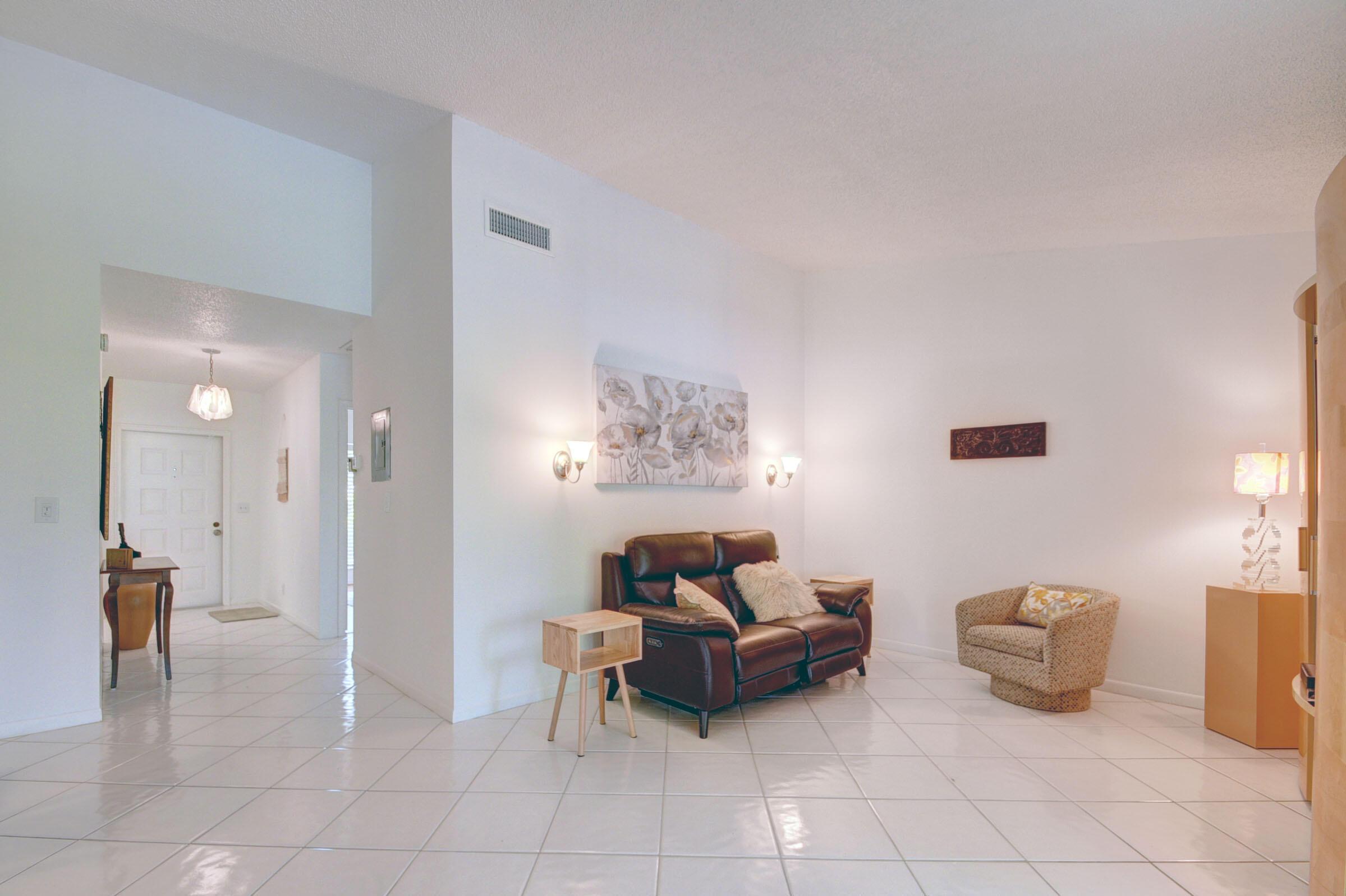 852 Lago Road Delray Beach, FL 33445 - Photo 8 of 65 Living Area