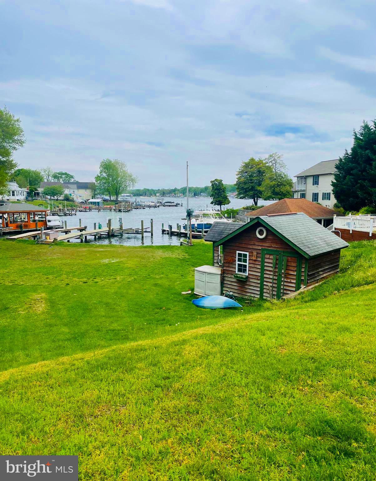 76 Johnson Road Pasadena, MD 21122 - Photo 3 of 17