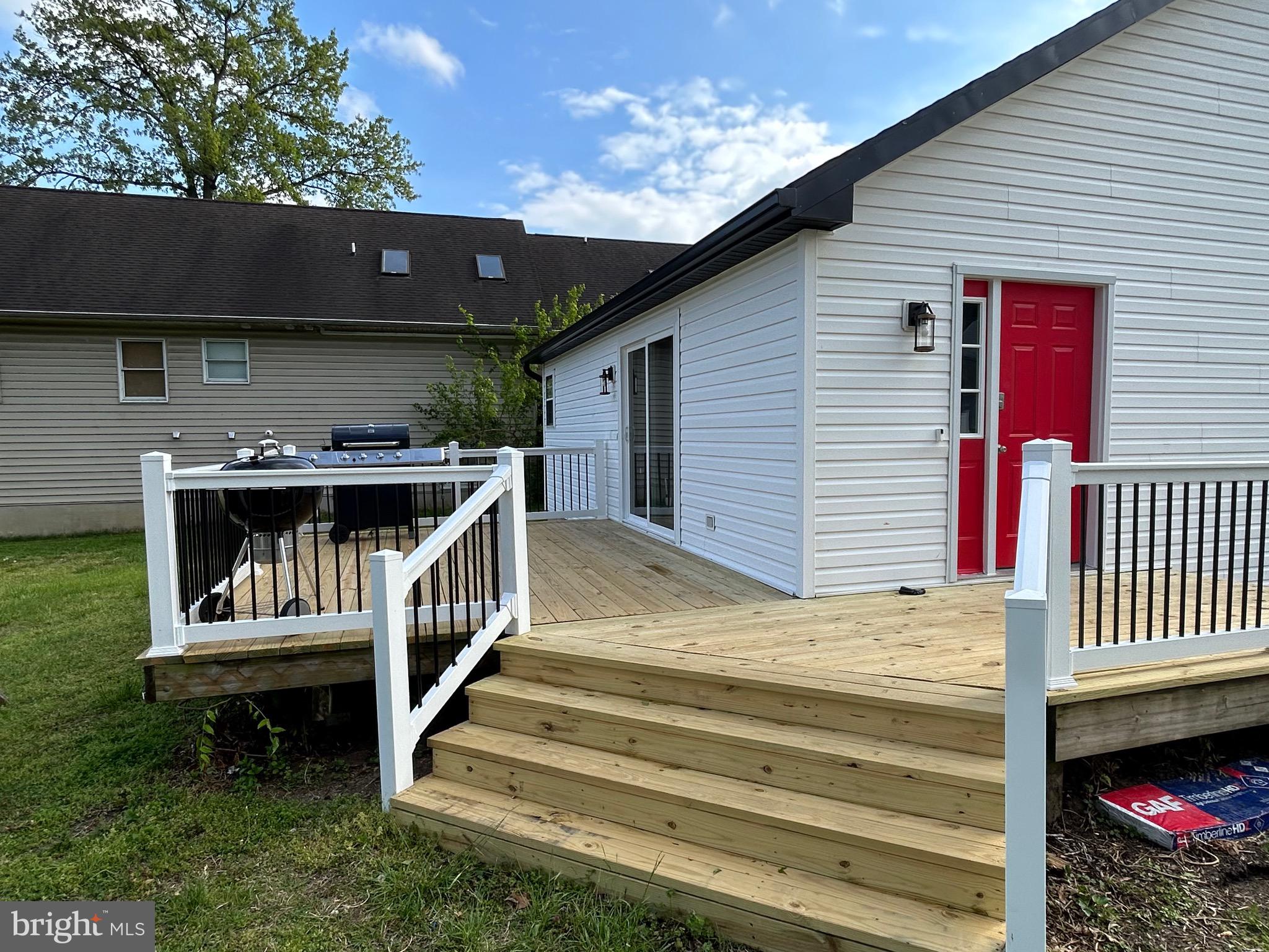 76 Johnson Road Pasadena, MD 21122 - Photo 4 of 17