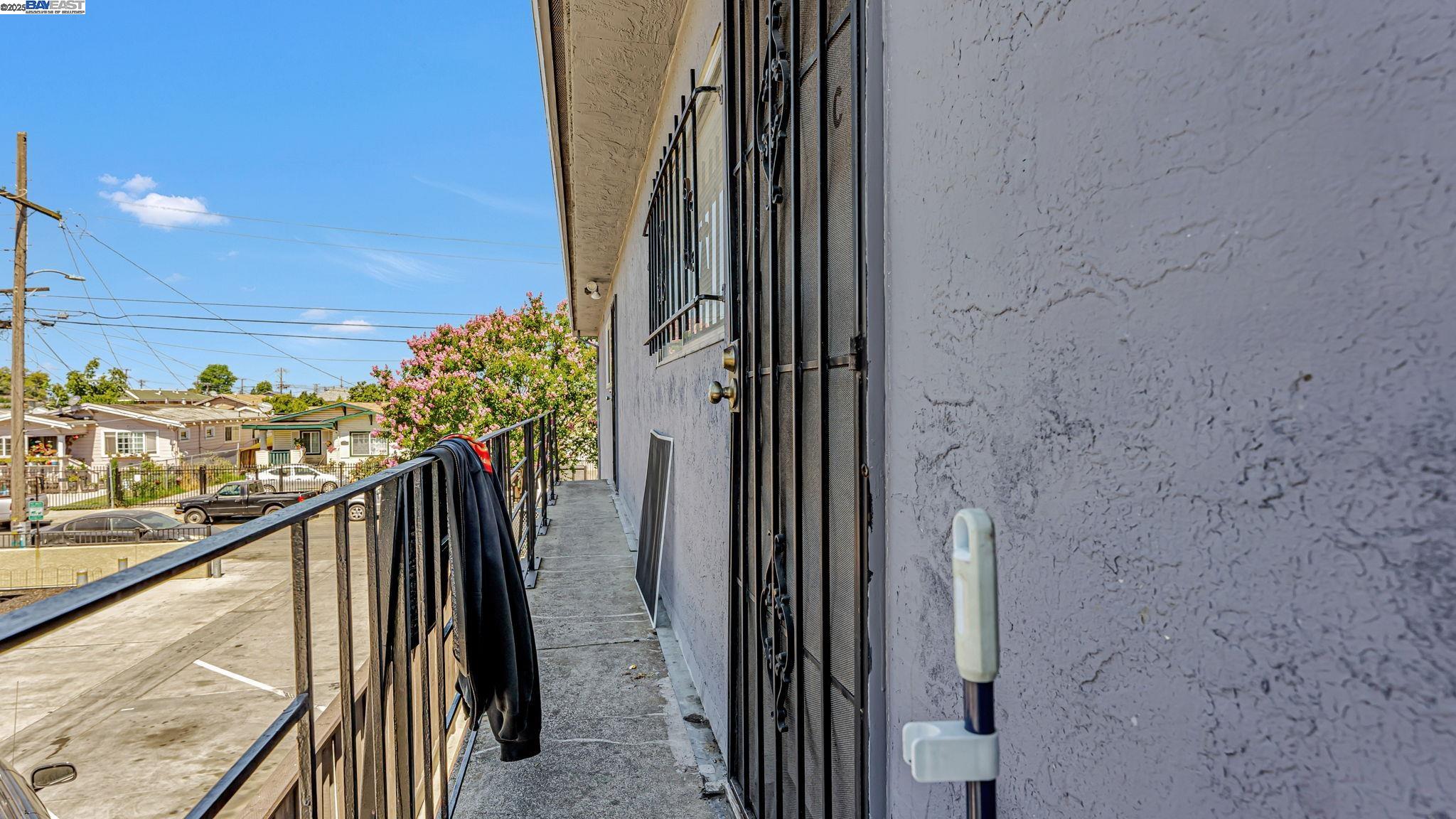 1250 95th Avenue Oakland, CA 94603 - Photo 4 of 50