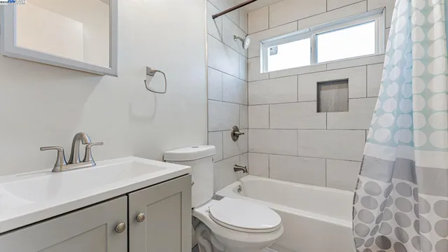 $799,999 | 1250 95th Avenue, Oakland, CA 94603