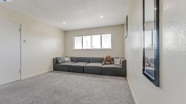 $799,999 | 1250 95th Avenue, Oakland, CA 94603