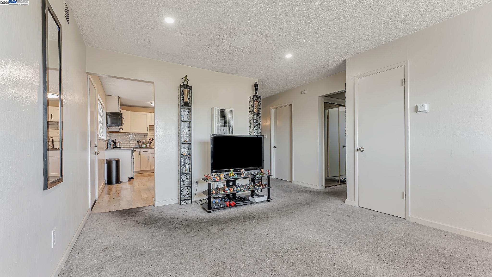 1250 95th Avenue Oakland, CA 94603 - Photo 10 of 50