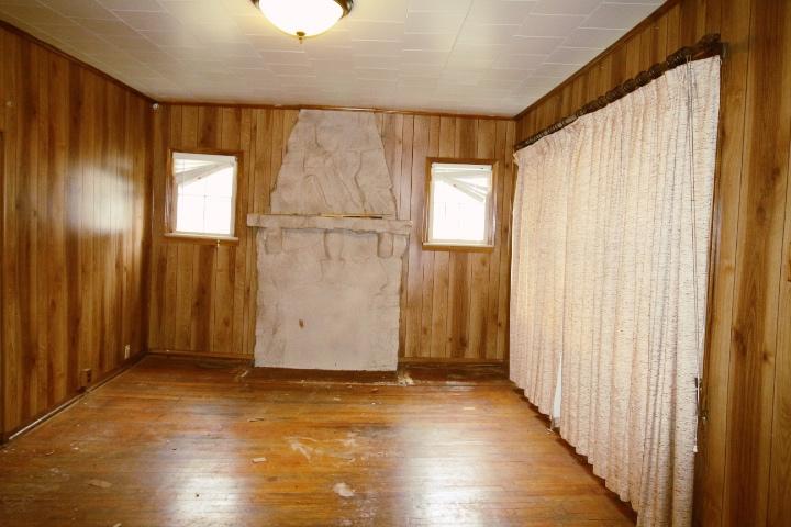 5402 Clemons Road Chattanooga, TN 37412 - Photo 7 of 11 LIVING ROOM CLEMONS