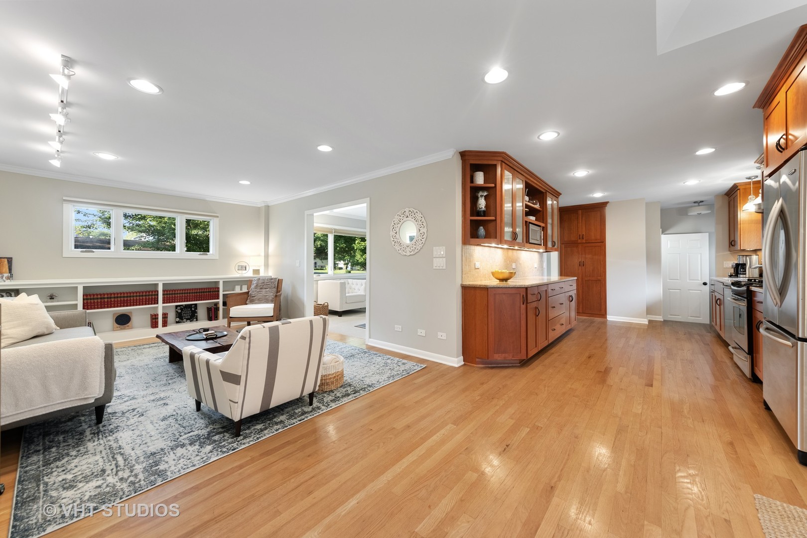 903 Ranch Road Wheaton, IL 60187 - Photo 6 of 26