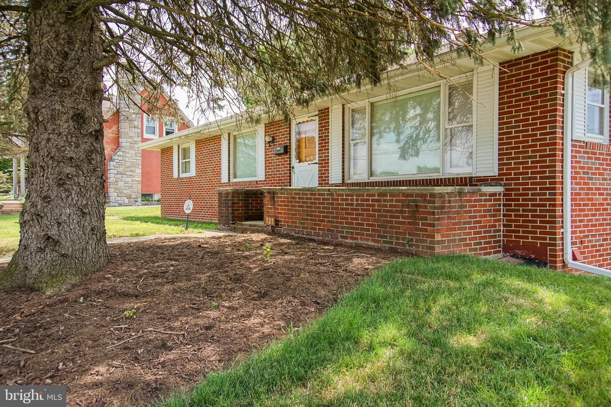 727 Security Road Hagerstown, MD 21740 - Photo 3 of 33 Gallery Image 3