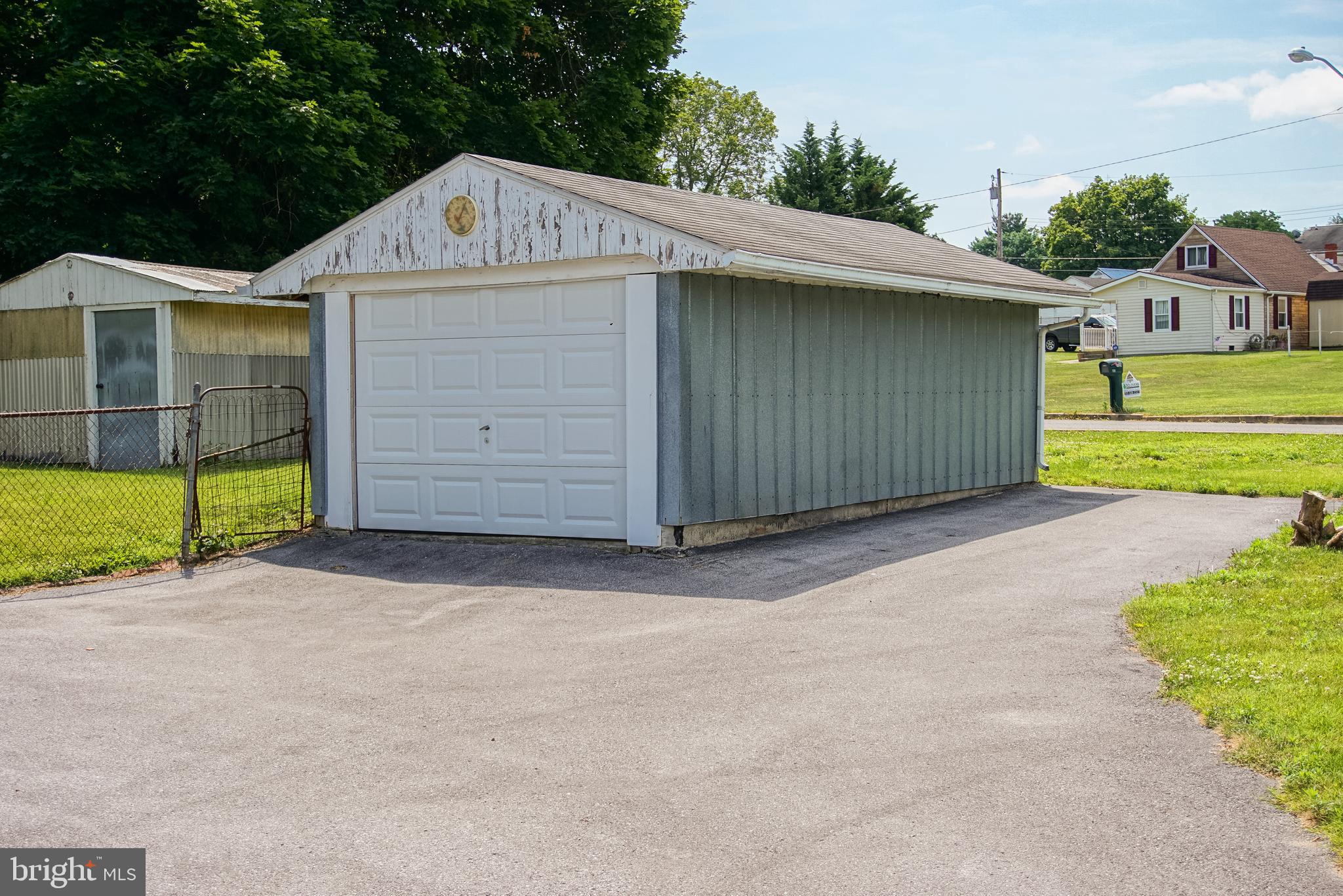 727 Security Road Hagerstown, MD 21740 - Photo 4 of 33 Gallery Image 4