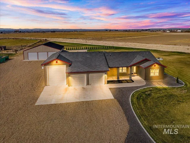 $875,000 | 25861 Lon Davis Road, Parma, ID 83660