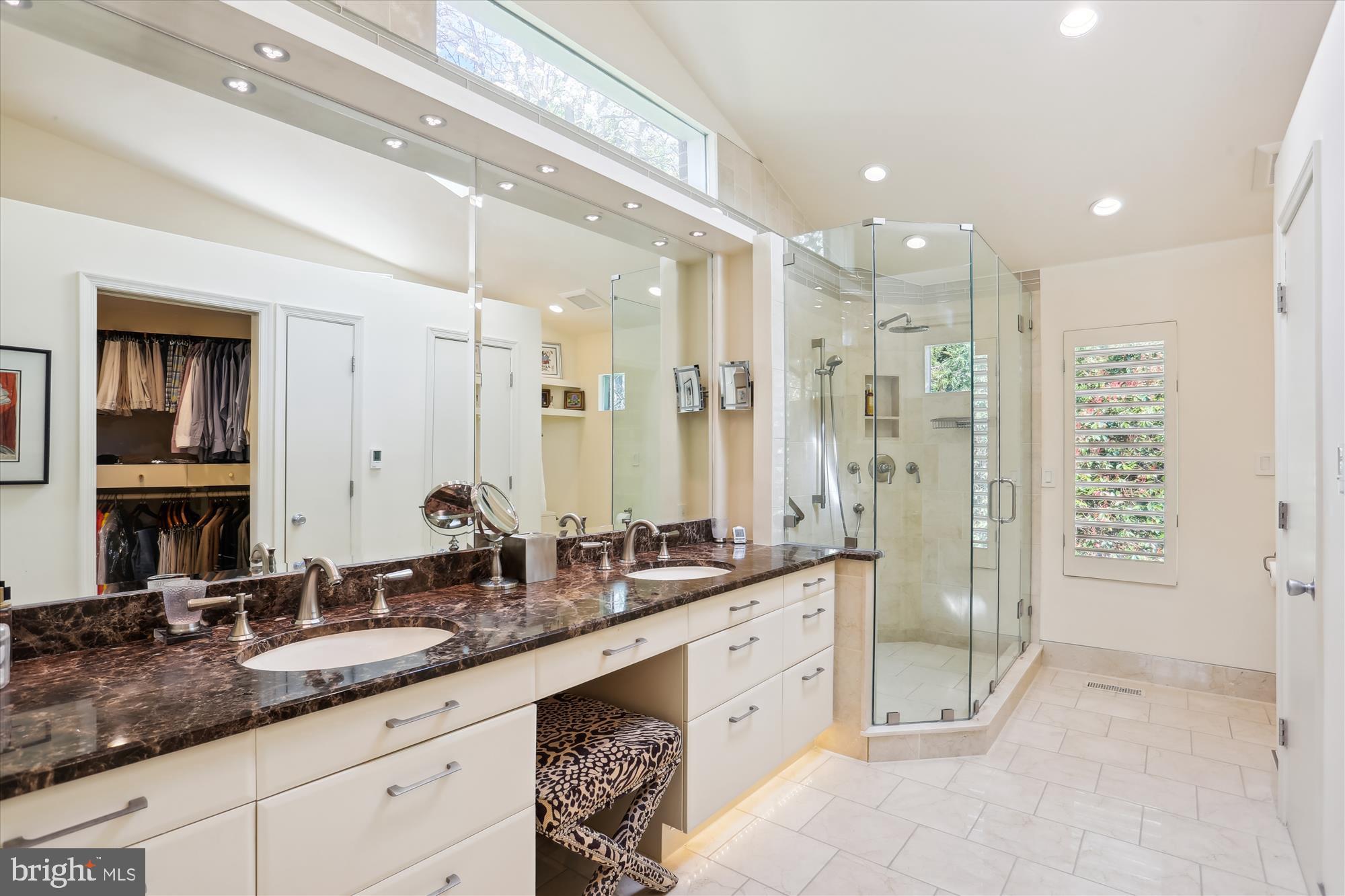 7511 Exeter Road Bethesda, MD 20814 - Photo 19 of 43 Primary Bath