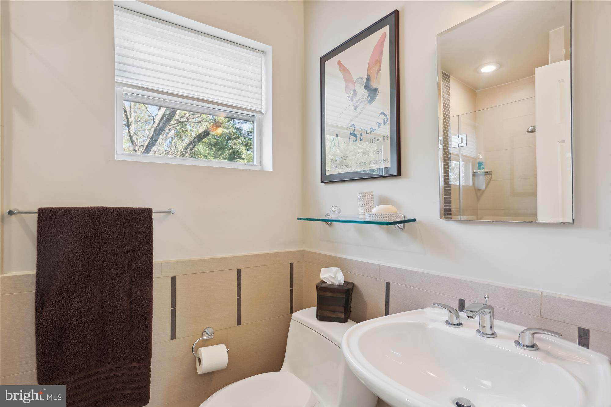 7511 Exeter Road Bethesda, MD 20814 - Photo 23 of 43 Bedroom #2 Ensuite Bath