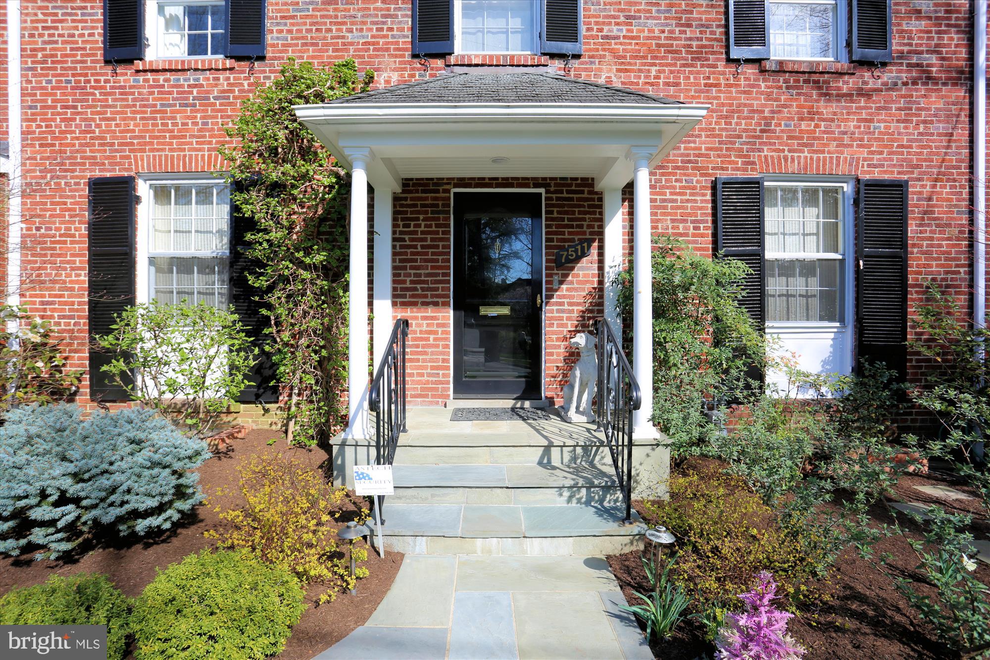 7511 Exeter Road Bethesda, MD 20814 - Photo 3 of 43 Come on in!