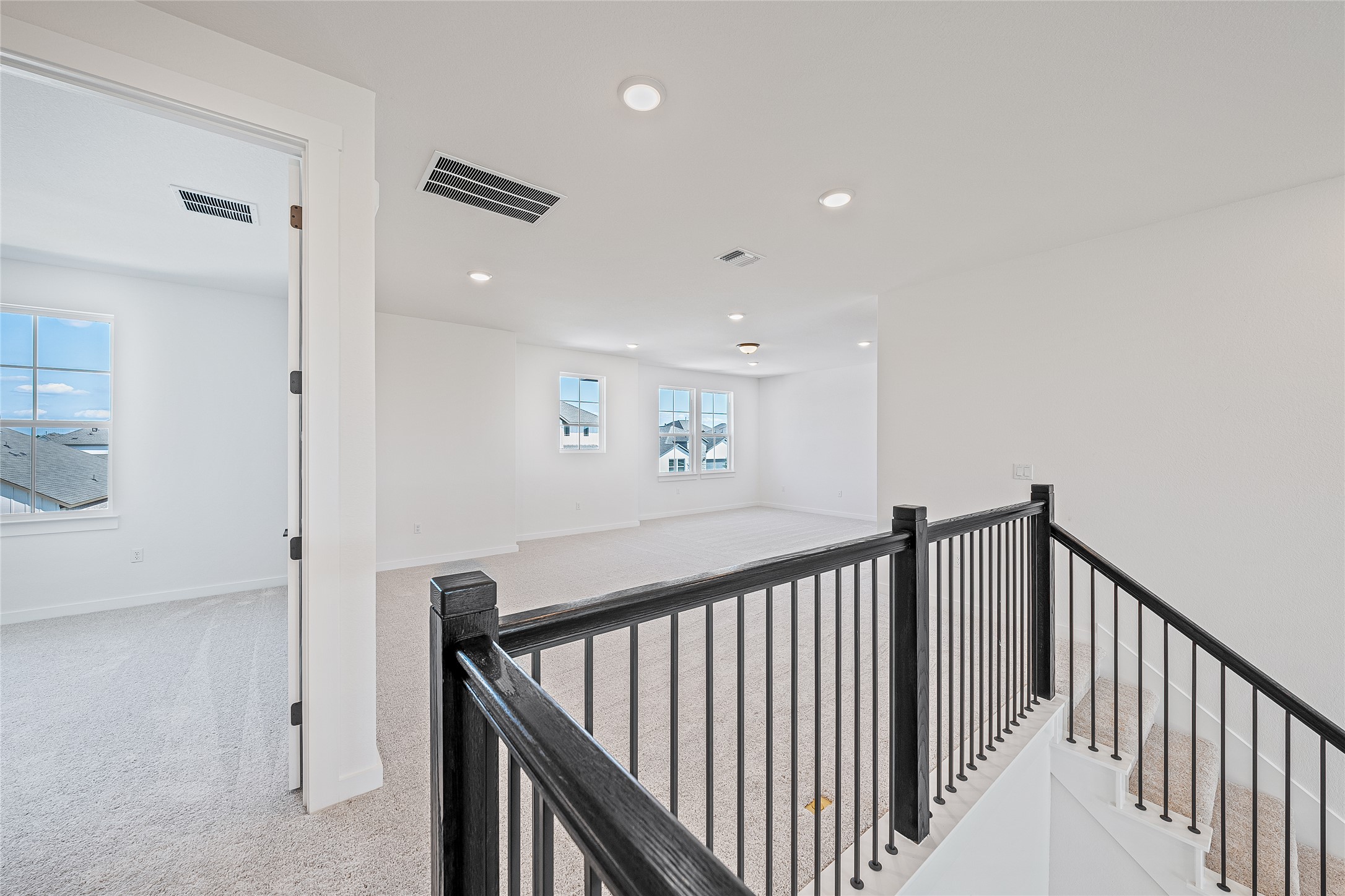 6812 Rounded Pebble Lane Buda, TX 78610 - Photo 11 of 40