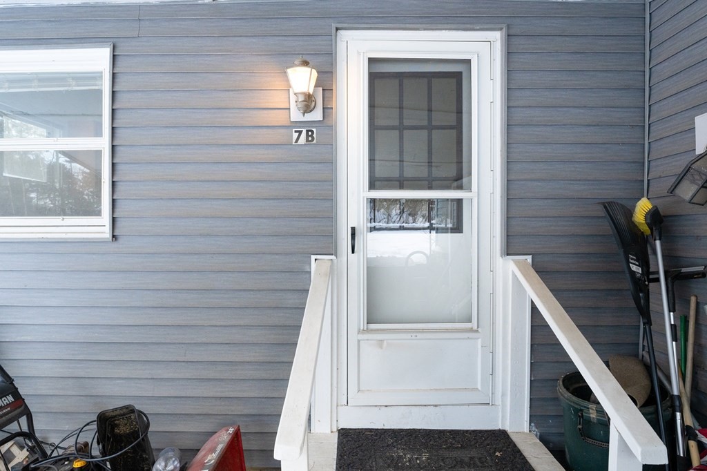 7 Lake Ridge Drive Holland, MA 01521 - Photo 27 of 42 a view of an entryway