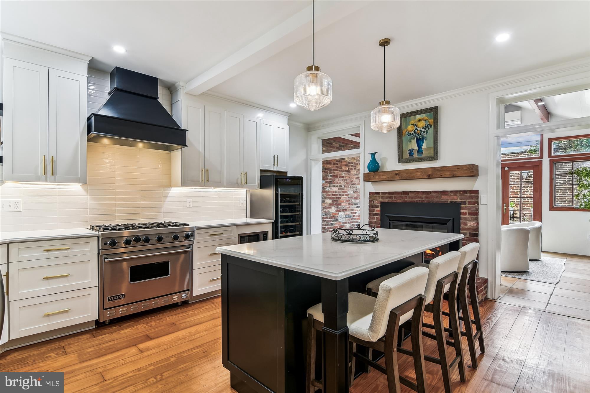 1157 Riverside Avenue Baltimore, MD 21230 - Photo 12 of 42 This chef's dream includes a 6 burner Viking range