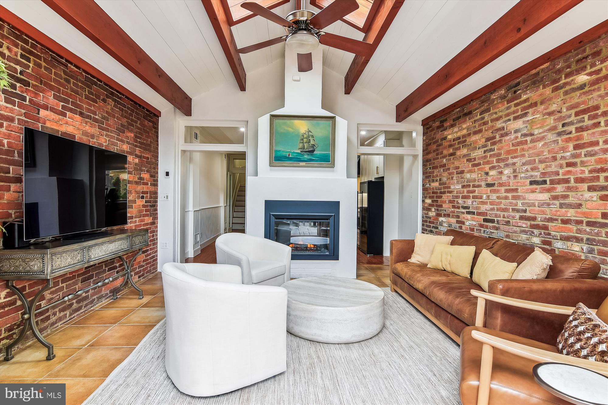 1157 Riverside Avenue Baltimore, MD 21230 - Photo 17 of 42 The family room features soaring vaulted ceilings
