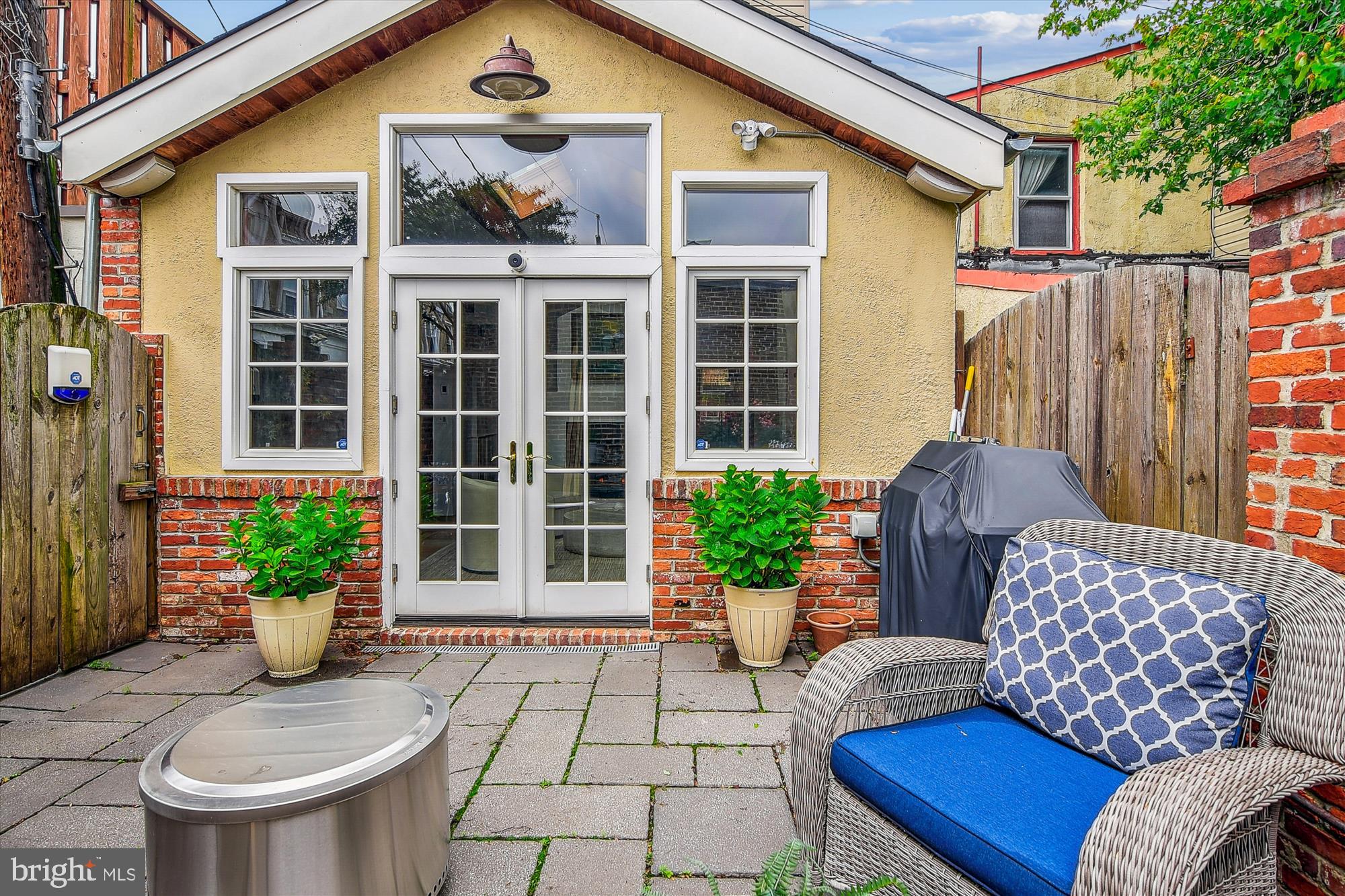 1157 Riverside Avenue Baltimore, MD 21230 - Photo 20 of 42 A private courtyard offers a peaceful retreat