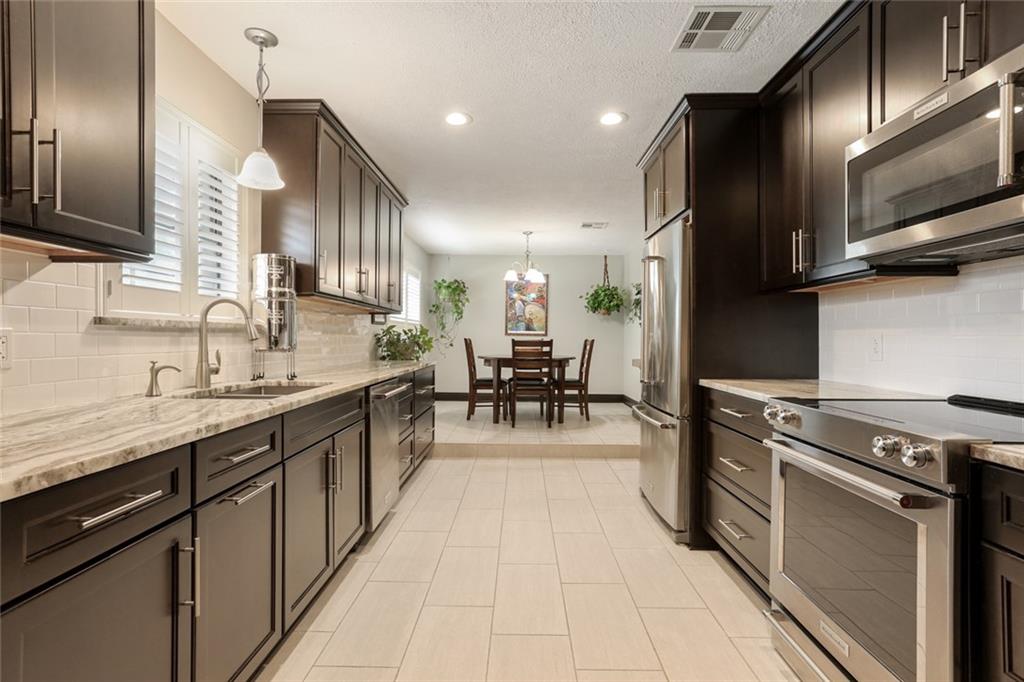 110 Devon Road Laplace, LA 70068 - Photo 3 of 17 Gallery Image 3
