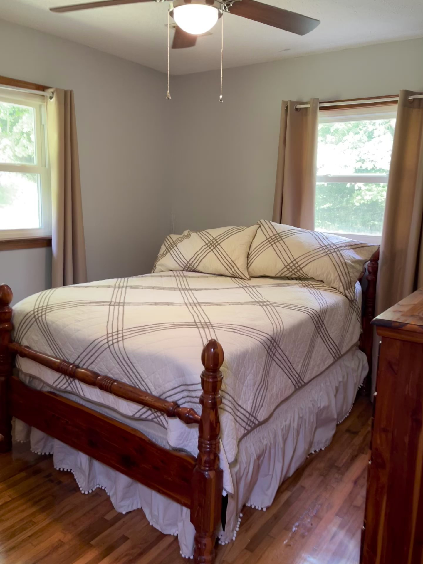 2050 Limekiln Road Tennessee Ridge, TN 37178 - Photo 17 of 37 a bedroom with a bed and window