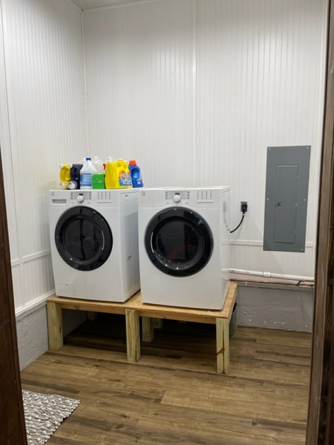 2050 Limekiln Road Tennessee Ridge, TN 37178 - Photo 35 of 37 a utility room with dryer and washer