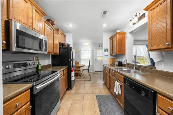 $215,000 | 707 Landon Drive, Independence, KS 67301