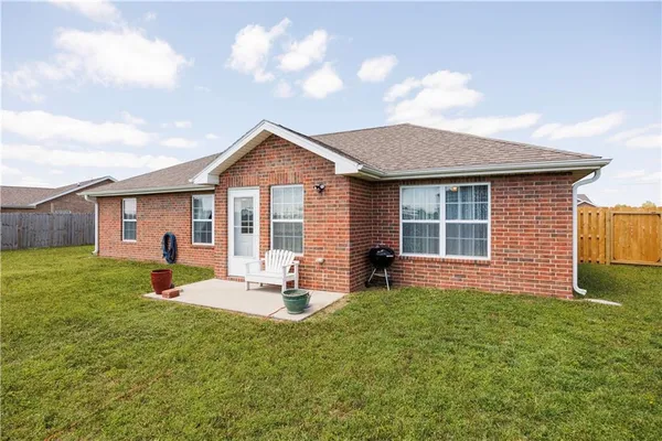 $215,000 | 707 Landon Drive, Independence, KS 67301