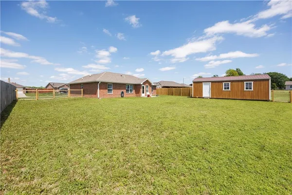 $215,000 | 707 Landon Drive, Independence, KS 67301