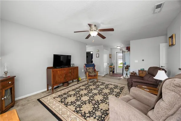 $215,000 | 707 Landon Drive, Independence, KS 67301