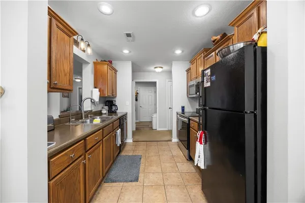$215,000 | 707 Landon Drive, Independence, KS 67301