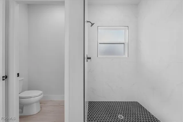 a bathroom with a toilet