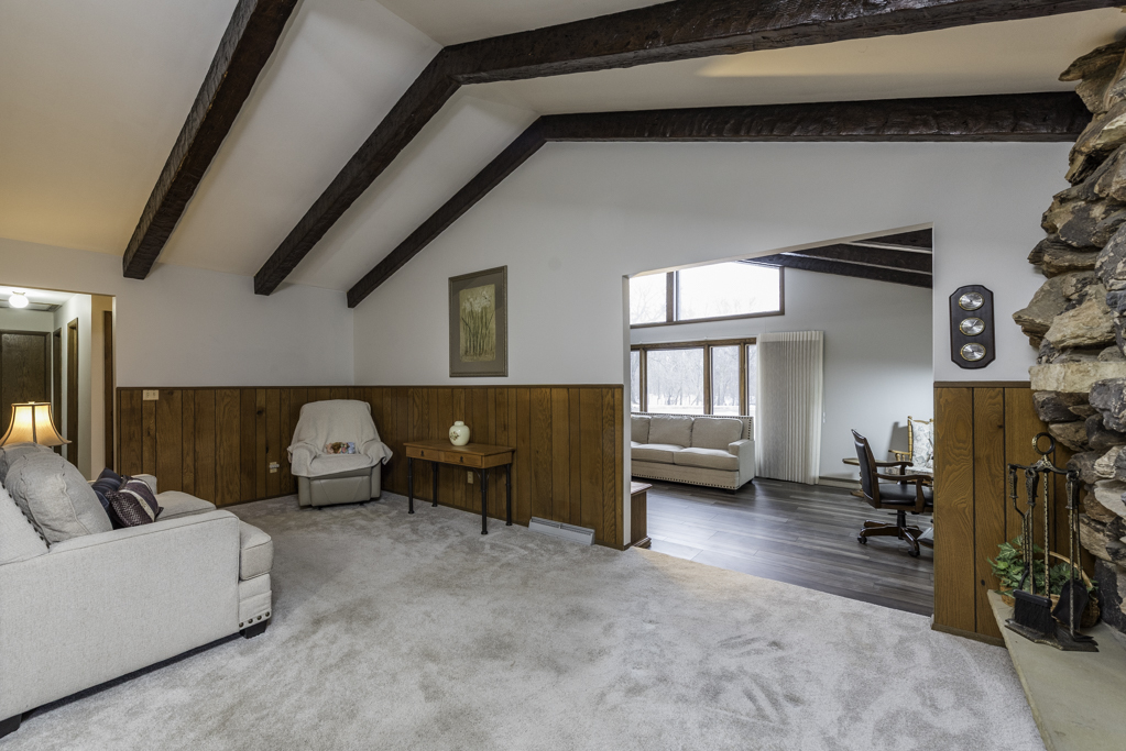 2009 Kedron Boulevard Zion, IL 60099 - Photo 6 of 30 a living room with furniture and a couch
