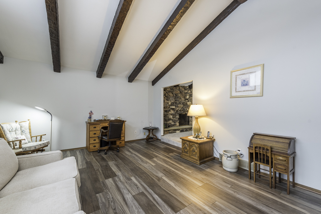 2009 Kedron Boulevard Zion, IL 60099 - Photo 10 of 30 a bedroom with furniture and a window