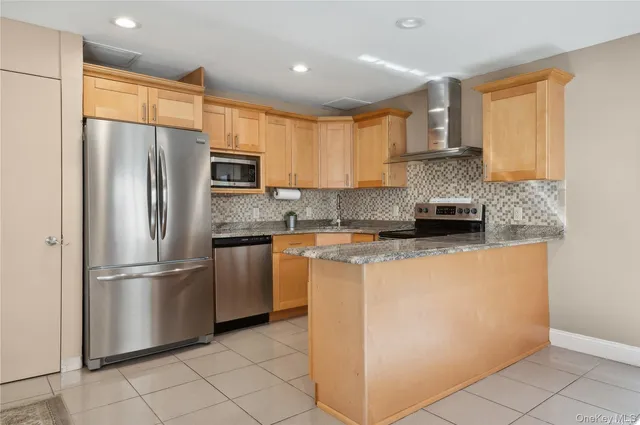 $649,000 | 425 Shore Road, Unit 2B, Long Beach, NY 11561