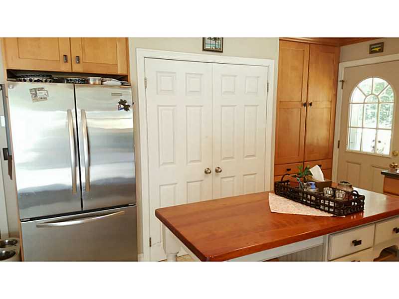 7 Ranger Road Westerly, RI 02891 - Photo 10 of 22 Kitchen.