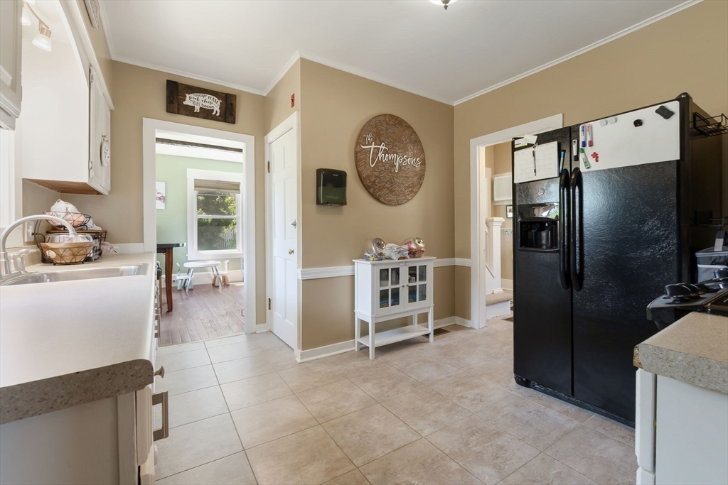 47 Whitehall Road Amesbury, MA 01913 - Photo 11 of 36