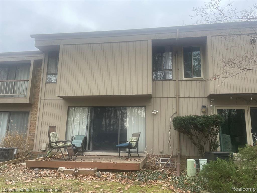 1423 Oakbrook E Drive Rochester, MI 48307 - Photo 6 of 16